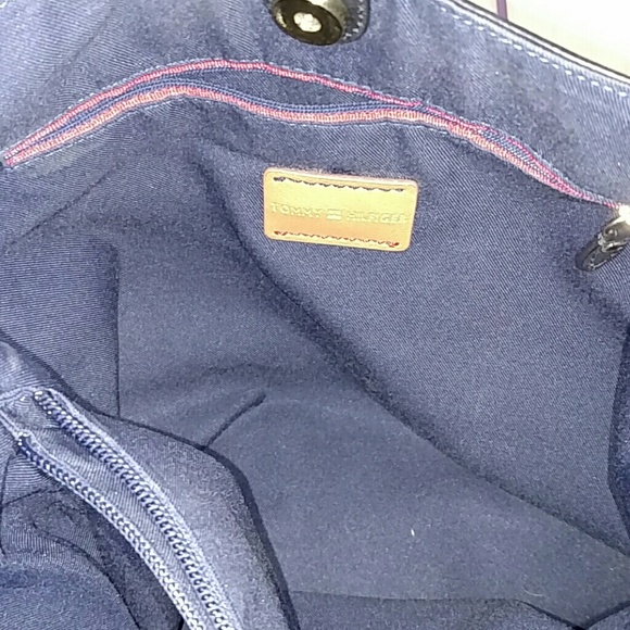 Tommy Hilfiger Black Leather purse - Picture 4 of 7